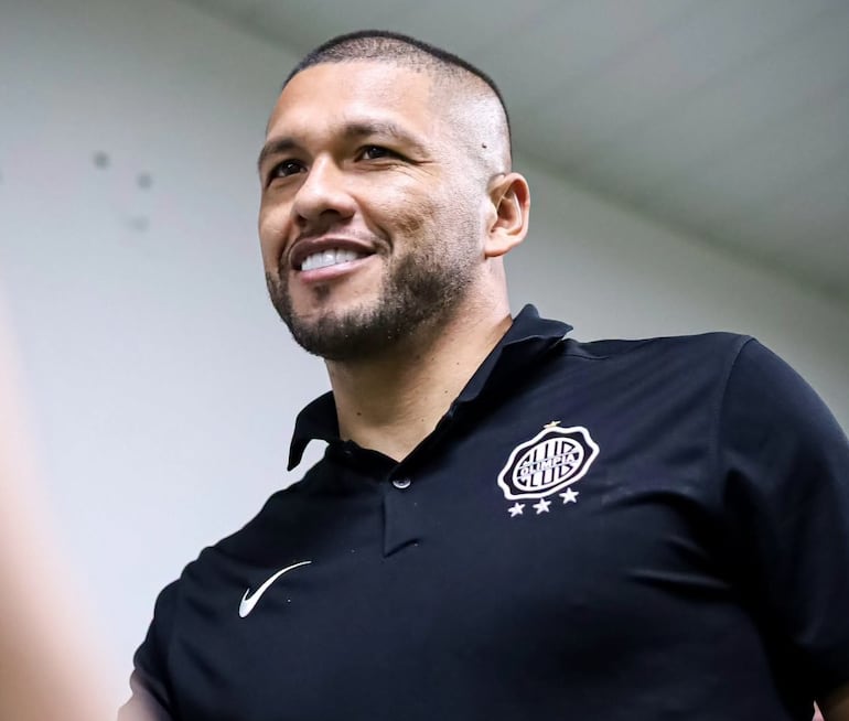 Richard Ortiz Bustos (36 años), capitán del Olimpia.