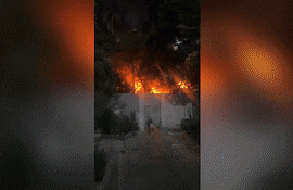 Voraz incendio en Lambaré.