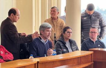 El doctor Federico Schrodel en la Junta Municipal de Hernandarias.