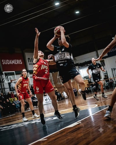 Olimpia sorprendió en su propia casa a las vigentes campeonas de Félix Pérez Cardozo en el primer juego de la serie final por el cetro del Apertura de la LNB 2026 de básquetbol.