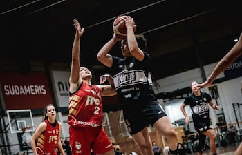 Olimpia sorprendió en su propia casa a las vigentes campeonas de Félix Pérez Cardozo en el primer juego de la serie final por el cetro del Apertura de la LNB 2026 de básquetbol.