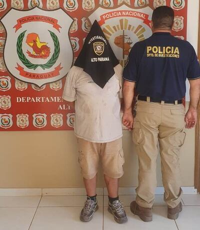 El hombre fue detenido por el Departamento de Investigaciones de Alto Paraná durante un allanamiento en su vivienda.