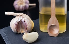 Remedio casero con ajo, imagen ilustrativa.