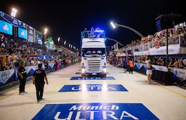Munich Ultra acompaña cada momento del carnaval encarnaceno, desde la previa hasta el sambódromo de Encarnación, con su imponente trío eléctrico.