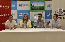 Autoridades del Asunción Golf Club y responsables del Torneo Benéfico “Enseña por Paraguay”, que será el 28.