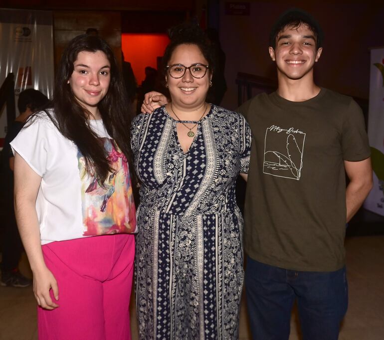 Anna Torres, Ana Aguilera y Guille Gamarra.