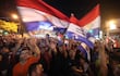 Paraguayos confían en el destino de sus familias, pero miran con recelo al Estado en manejo de tributos y eficiencia en la gestión pública solo el 22% confía en el presidente. El 71% dispuesto a tolerar un régimen autoritario si resuelve los problemas básicos: salud, justicia y educación.