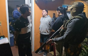 SENAD allana vivienda ligada a “La Pandilla” y detiene a dos hombres con crack y cocaína