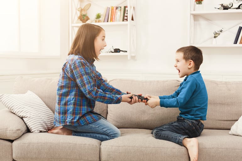 Concepto de rivalidad entre hermanos.