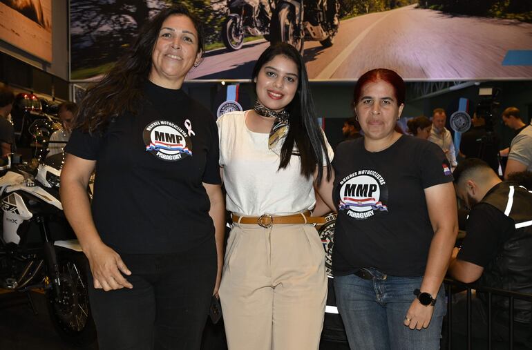 Cinthia Gosling, Dahiana Arévalos y Carolina Gutiérrez. 