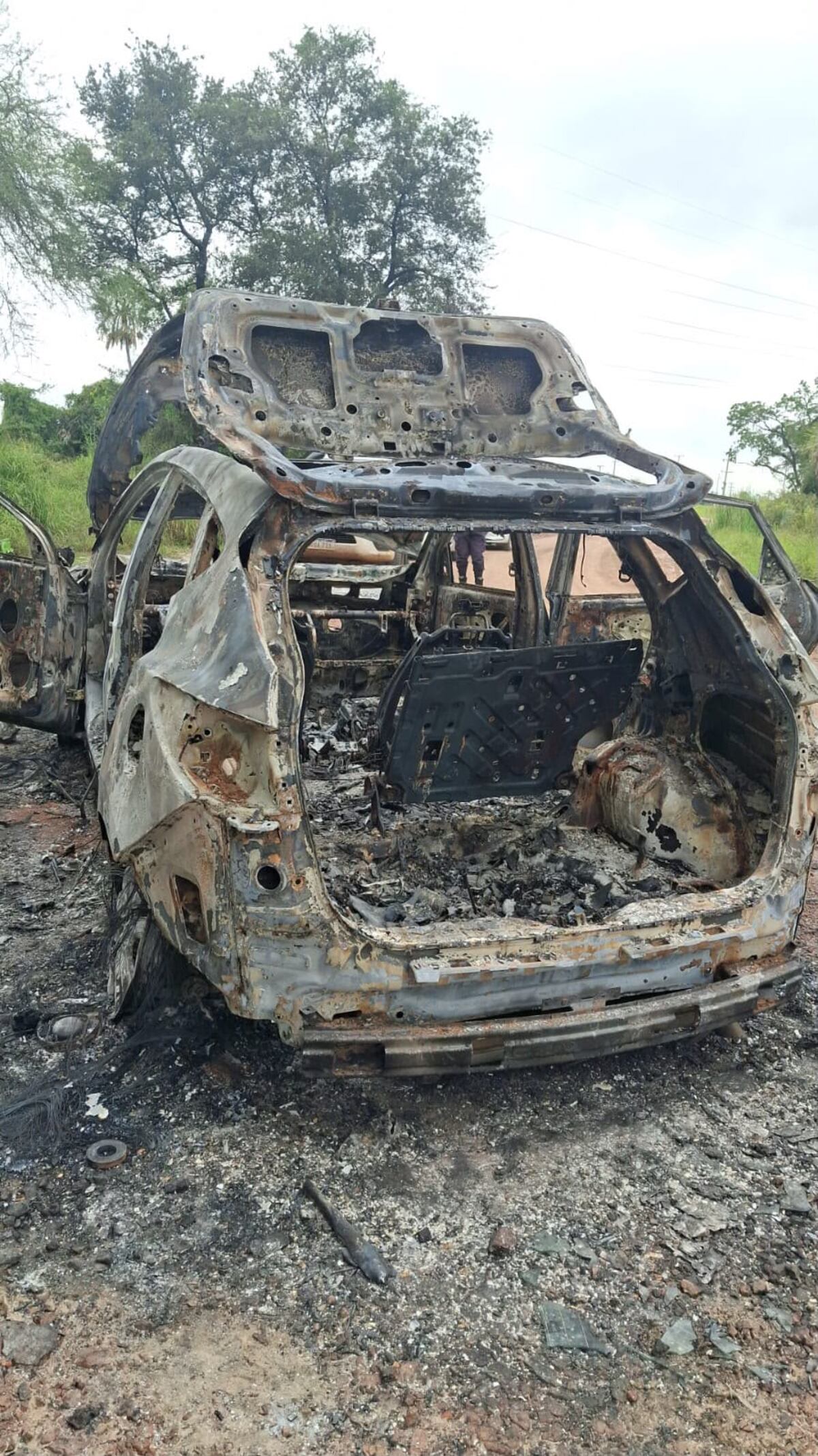 Hallan quemada camioneta denunciada como robada en el distrito de Nueva Asunción, Chaco