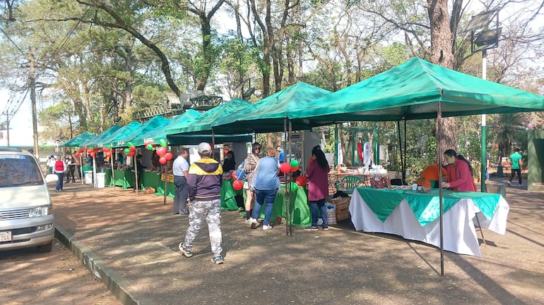Expo Frutilla reúne a productores de Caaguazú y apuesta a fortalecer la comercialización Expo Frutilla reúne a productores de Caaguazú y apuesta a fortalecer la comercialización