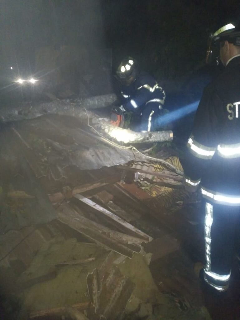 Dos fallecidos en temporal de Encarnación.