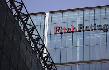 La calificadora Fitch Rating mantiene por el momento su calificación de BB+ a Paraguay y advierte que la mejora de nota requerirá de varios esfuerzos