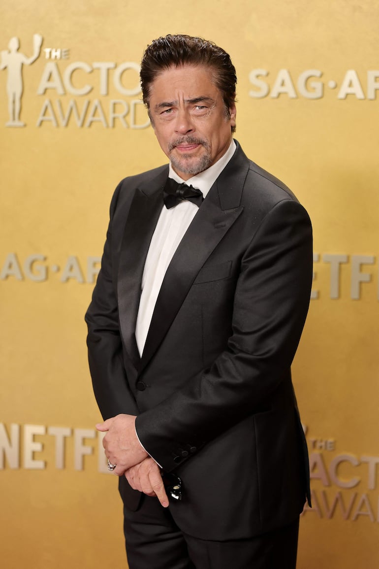 Benicio del Toro en su paso por la ceremonia de los Actors Awards.