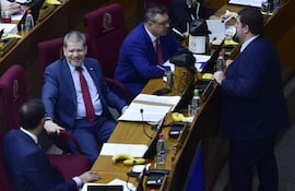 Senadores del cartismo tuvieron que ejecutar la reculada en modificar el Código Procesal Penal.