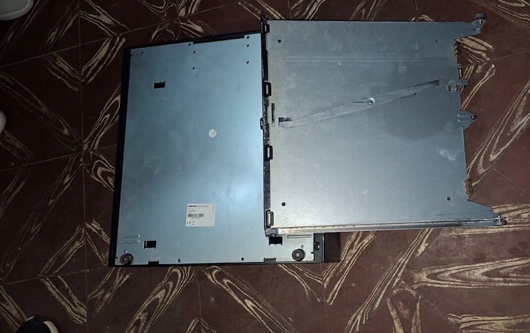 Las cajas registradoras del local asaltado fueron recuperadas.