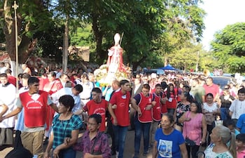 Miles de devotos asisten a las celebraciones en honor de San Blas, en Itá.
