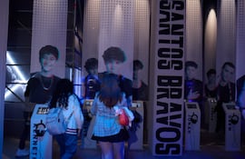 Una de las instalaciones interactivas instaladas en México en relación a Los Santos Bravos, el proyecto musical de Hybe en Latinoamérica.