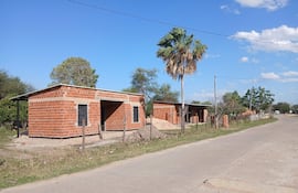 En plena construccion viviendas sociales para los indigenas en Fuerte Olimpo