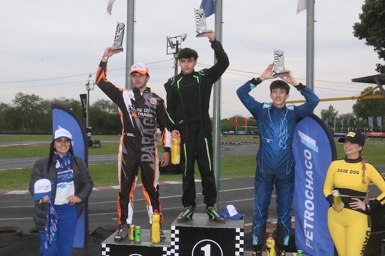 Épica definición de la categoría Rotax Senior Max entre estos pilotos, que hicieron vibrar a todos los presentes en Ñu Guasu.