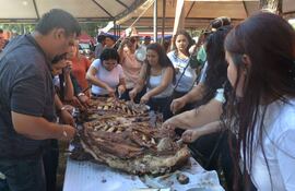 El costillar que ofreció la Municipalidad de Naranjal tuvo una muy buena aceptación.