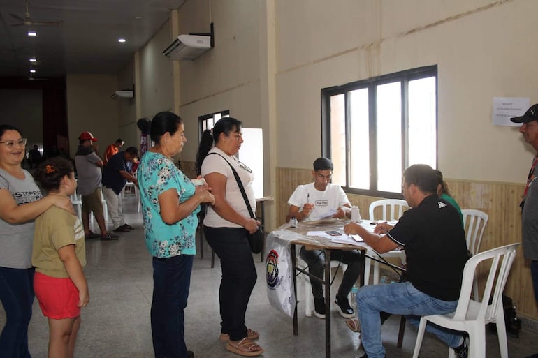 En las elecciones participaron 645 usuarios de la Junta de Saneamiento de Carapeguá.