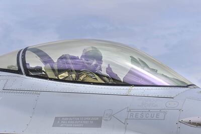 Un piloto en un caza F-16 durante los ejercicios militares Ulchi Freedom Shield, este lunes en Corea del Sur.