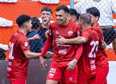 Festejo de uno de los goles de Rodney Chaparro para Fernando de la Mora.