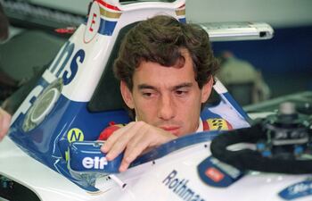 El recordado piloto brasileño de Fórmula 1, tres veces campeón del mundo, Ayrton Senna, fue recordado y homenajeado ayer por Ferrari como uno de “sus grandes rivales”.