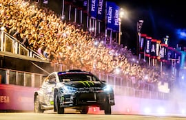 Oliver Solberg, ganador en Paraguay de la WRC2, conectó con nuestro país de manera especial.