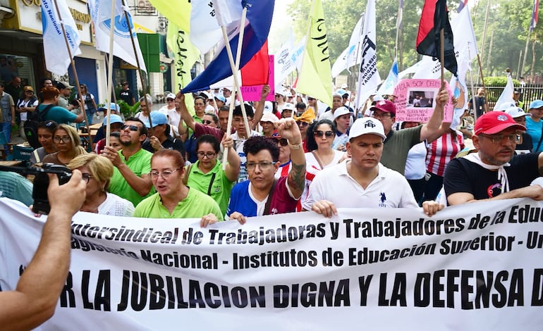 Caja Fiscal: Esta semana comisión del Senado recibe a representantes de las fuerzas públicas