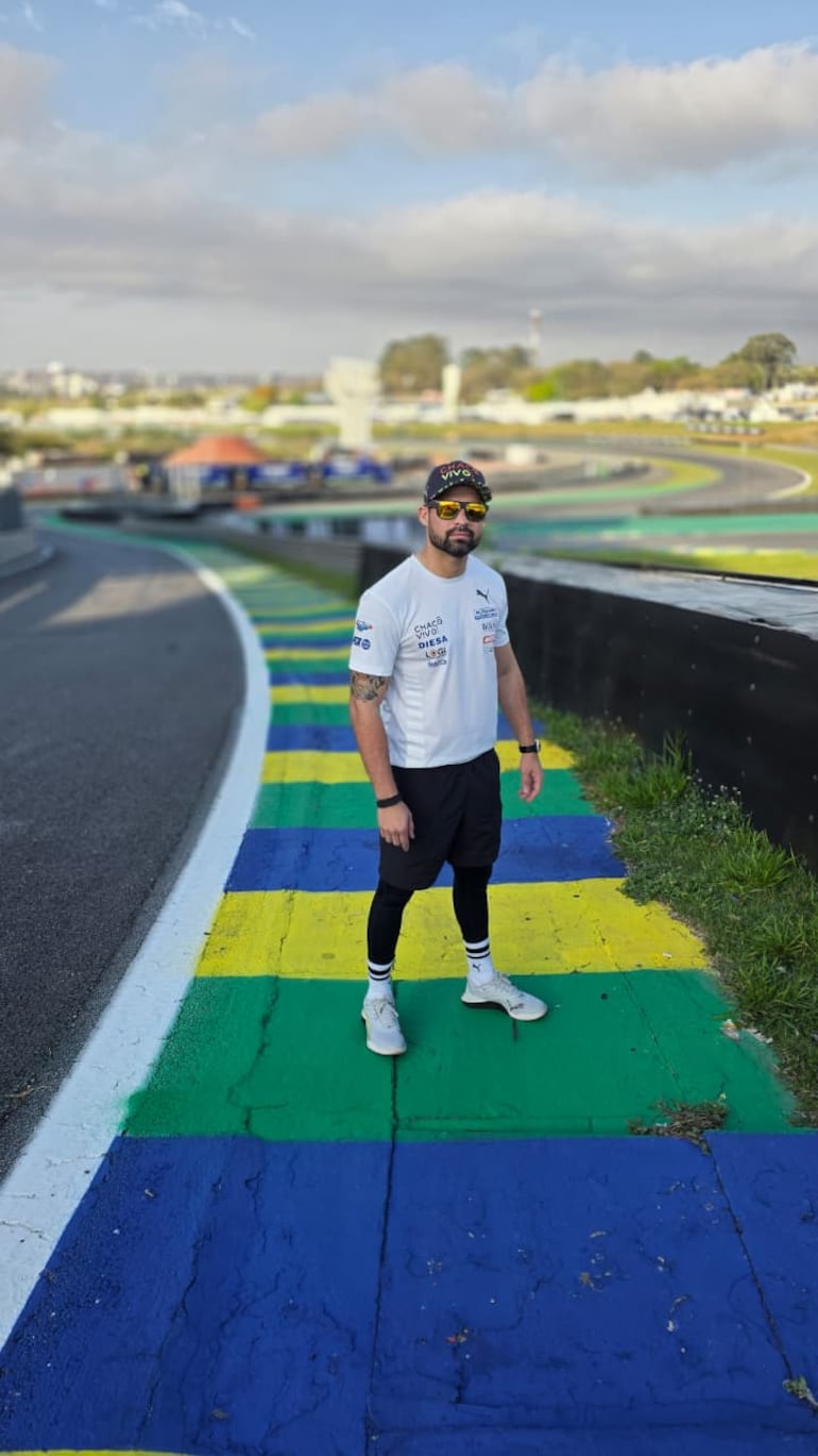 Hassen David y una postal en Interlagos.