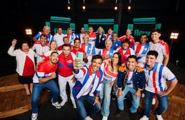 Figuras históricas y nuevas generaciones se unen en una pieza cargada de emoción y nostalgia.