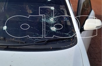 Camioneta en la que se desplazaban los dos presuntos miembros del grupo de "Macho", finalmente abatidos.