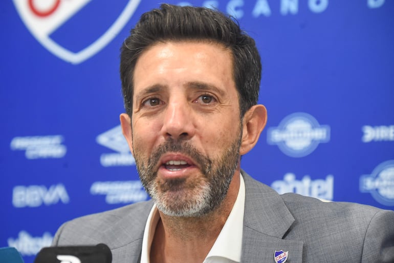 Nacional golea en el estreno de Jorge Bava