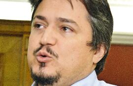 El presidente del PEN,  Fernando Camacho, indicó que seguirán apostando por los mejores hombres y mujeres del país.