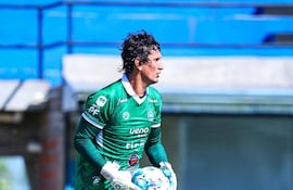 Hilario Bernardo Navarro Ruíz (45 años), experimentado portero argentino que juega en filas de Cristóbal Colón de J. Augusto Saldívar.