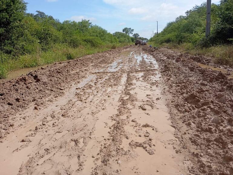 Con trabajos “parches” buscan evitar el aislamiento de poblaciones rurales en Fuerte Olimpo