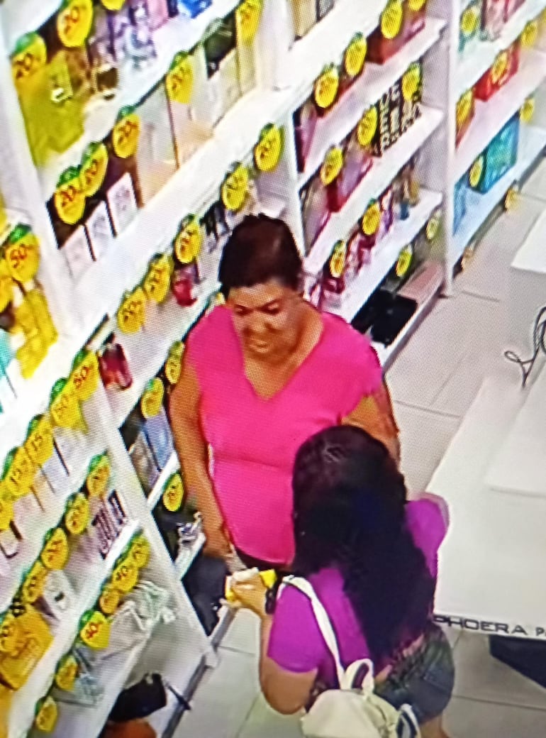 Captura de circuito cerrado donde se puede identificar a la ahora detenida.