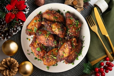 Alitas de pollo marinadas a la barbacoa.