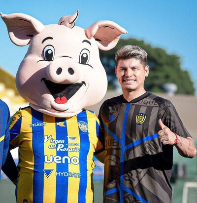 Alfredo Aguilar (37 años), arquero titular del Sportivo Luqueño, con el Chanchón.