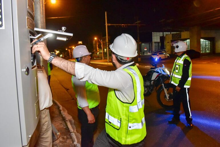Anoche se anunció la habilitación de semáforos donados por el Gobierno de Corea en Asunción.