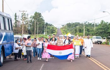 Fieles de Itapúa marcharon acompañando la Reliquia de San Francisco.