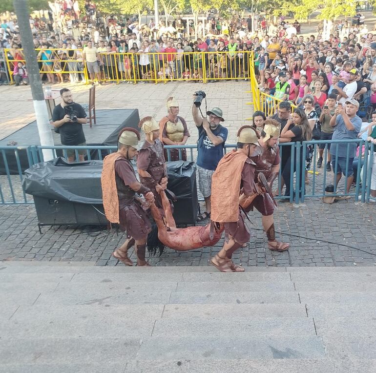 Se tuvo una importante concurrencia en la explanada de la basílica.