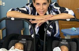 ¡Mamá feliz! Sanie López Garelli con sus mellizos Christian y Didier.