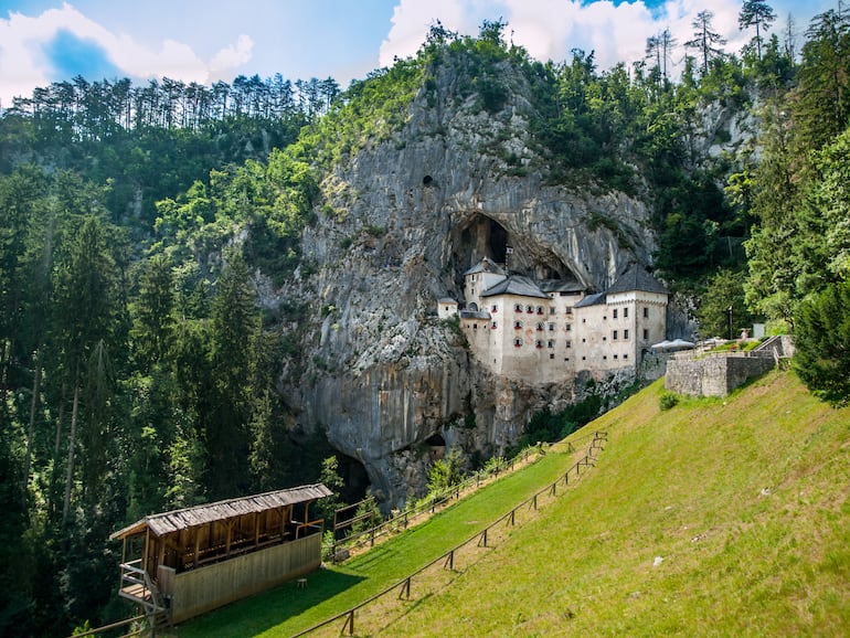 Castillo de Predjama, Eslovenia.