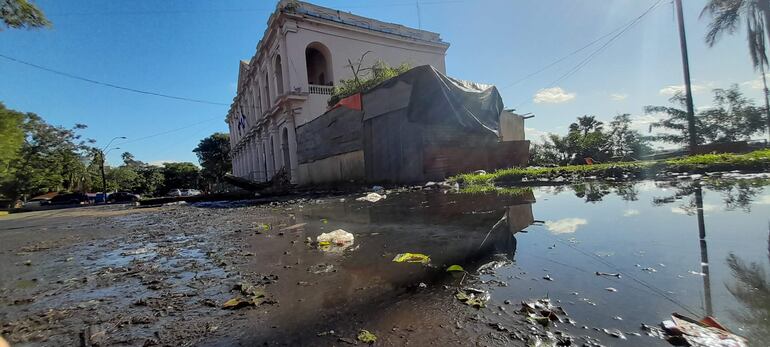 Así se encontraba la zona entre cloacas y caños rotos.