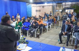 Sesión del Directorio del PLRA presidida por Alcides Riveros.