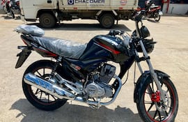 Delincuentes entraron a una casa y robaron una motocicleta en Lambaré.